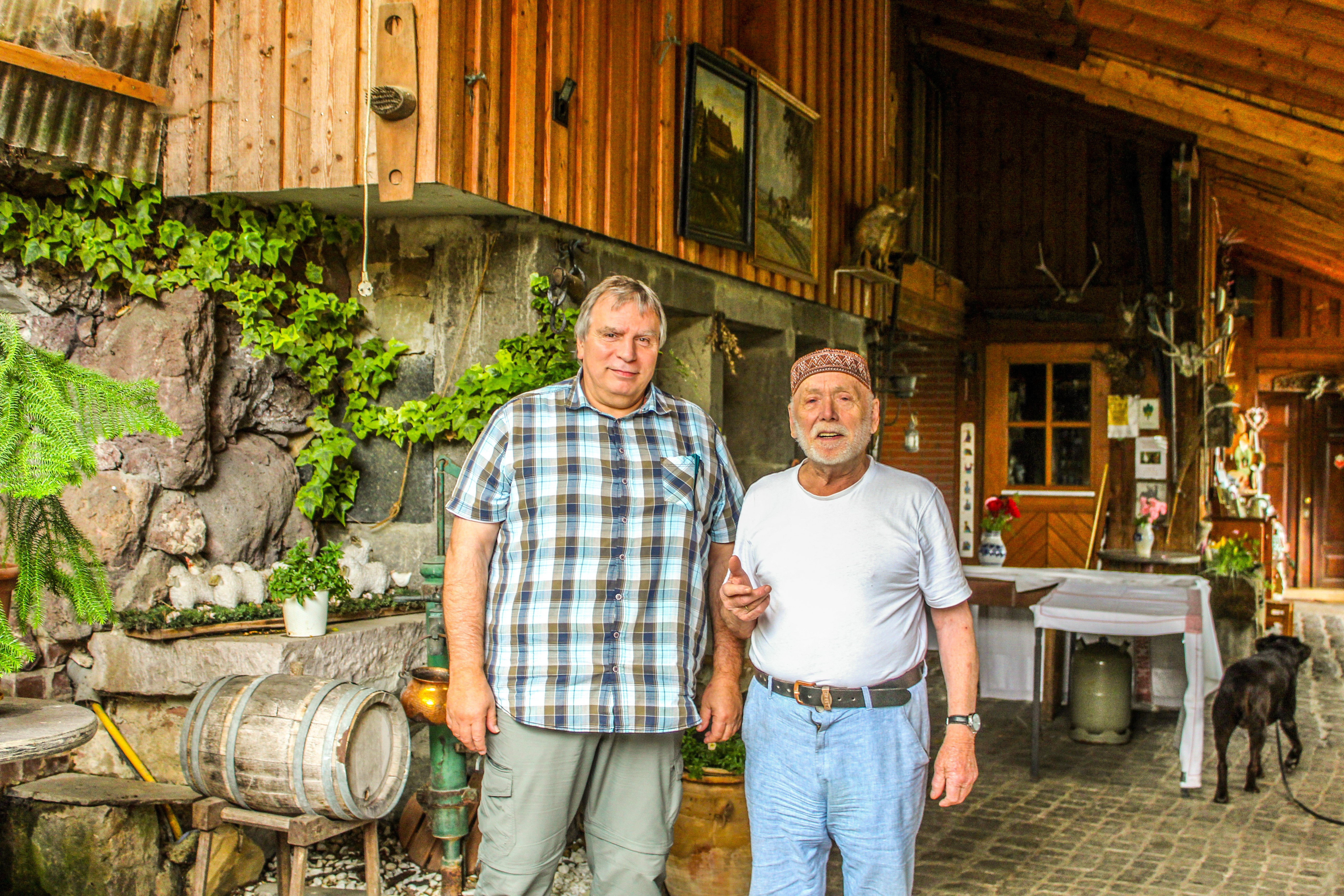 Hüttenwirt Werner Schäfer ist 100. Mitglied bei BREISIG.live Vorstand des Kulturvereins tagte auf der “Schäferhütte“